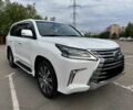 Білий Лексус ЛХ, об'ємом двигуна 5.7 л та пробігом 156 тис. км за 63800 $, фото 1 на Automoto.ua