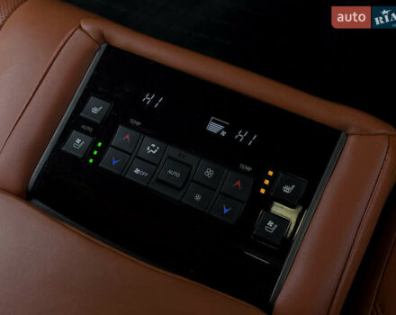 Білий Лексус ЛХ, об'ємом двигуна 4.5 л та пробігом 125 тис. км за 65500 $, фото 16 на Automoto.ua