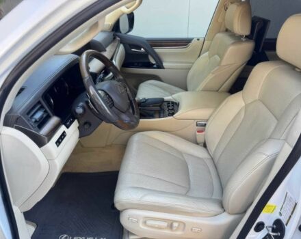 Білий Лексус ЛХ, об'ємом двигуна 5.7 л та пробігом 44 тис. км за 20000 $, фото 6 на Automoto.ua