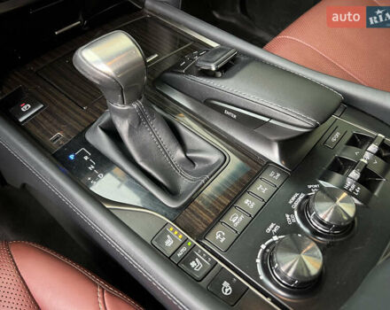 Білий Лексус ЛХ, об'ємом двигуна 4.46 л та пробігом 89 тис. км за 75000 $, фото 13 на Automoto.ua