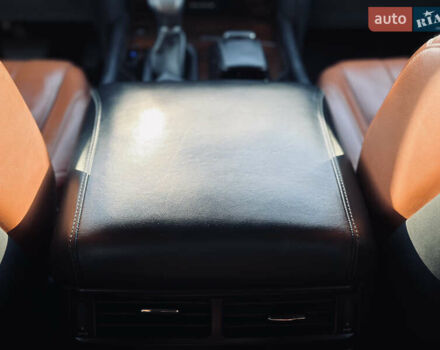 Белый Лексус ЛХ, объемом двигателя 5.7 л и пробегом 263 тыс. км за 68000 $, фото 42 на Automoto.ua