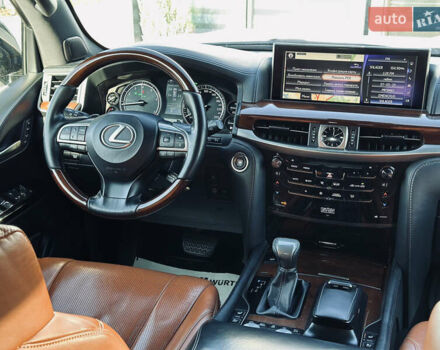 Белый Лексус ЛХ, объемом двигателя 5.7 л и пробегом 263 тыс. км за 68000 $, фото 43 на Automoto.ua