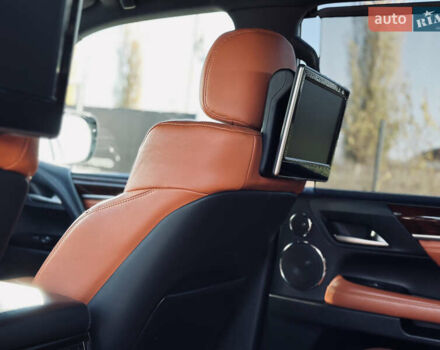 Белый Лексус ЛХ, объемом двигателя 5.7 л и пробегом 263 тыс. км за 68000 $, фото 23 на Automoto.ua