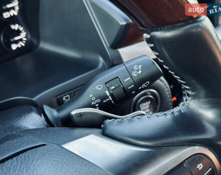 Белый Лексус ЛХ, объемом двигателя 5.7 л и пробегом 263 тыс. км за 68000 $, фото 65 на Automoto.ua