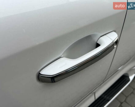 Білий Лексус ЛХ, об'ємом двигуна 4.46 л та пробігом 89 тис. км за 75000 $, фото 10 на Automoto.ua