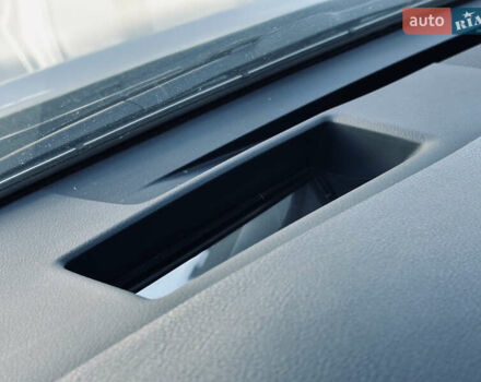 Белый Лексус ЛХ, объемом двигателя 5.7 л и пробегом 263 тыс. км за 68000 $, фото 88 на Automoto.ua