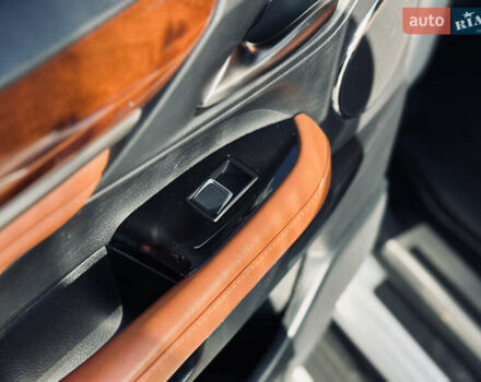 Белый Лексус ЛХ, объемом двигателя 5.7 л и пробегом 263 тыс. км за 68000 $, фото 19 на Automoto.ua