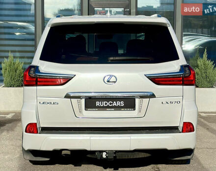 Белый Лексус ЛХ, объемом двигателя 5.7 л и пробегом 263 тыс. км за 68000 $, фото 6 на Automoto.ua