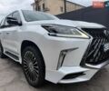Белый Лексус ЛХ, объемом двигателя 5.66 л и пробегом 124 тыс. км за 86000 $, фото 1 на Automoto.ua