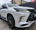Белый Лексус ЛХ, объемом двигателя 5.66 л и пробегом 124 тыс. км за 84000 $, фото 1 на Automoto.ua