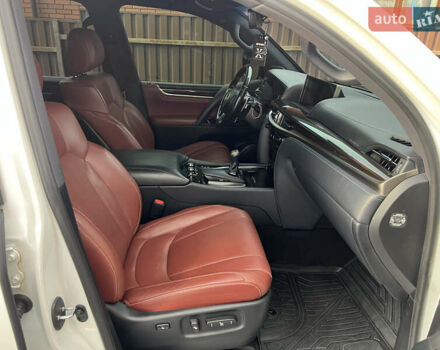 Білий Лексус ЛХ, об'ємом двигуна 4.46 л та пробігом 89 тис. км за 75000 $, фото 17 на Automoto.ua