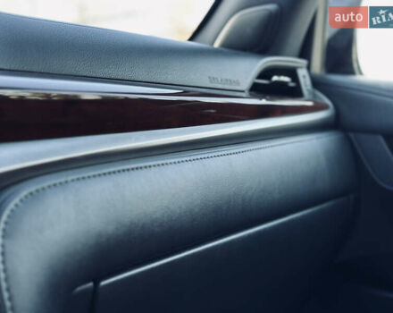 Белый Лексус ЛХ, объемом двигателя 5.7 л и пробегом 263 тыс. км за 68000 $, фото 72 на Automoto.ua