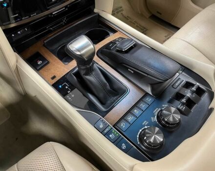 Білий Лексус ЛХ, об'ємом двигуна 0 л та пробігом 81 тис. км за 46900 $, фото 6 на Automoto.ua