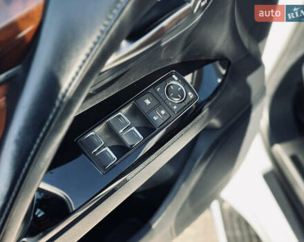 Белый Лексус ЛХ, объемом двигателя 5.7 л и пробегом 263 тыс. км за 68000 $, фото 29 на Automoto.ua