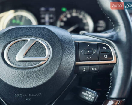 Белый Лексус ЛХ, объемом двигателя 5.7 л и пробегом 263 тыс. км за 68000 $, фото 68 на Automoto.ua