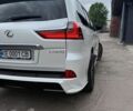 Белый Лексус ЛХ, объемом двигателя 5.66 л и пробегом 124 тыс. км за 84000 $, фото 12 на Automoto.ua