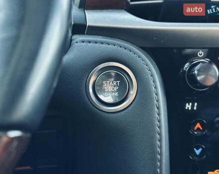 Белый Лексус ЛХ, объемом двигателя 5.7 л и пробегом 263 тыс. км за 68000 $, фото 75 на Automoto.ua