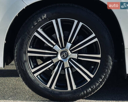 Белый Лексус ЛХ, объемом двигателя 5.7 л и пробегом 263 тыс. км за 68000 $, фото 14 на Automoto.ua