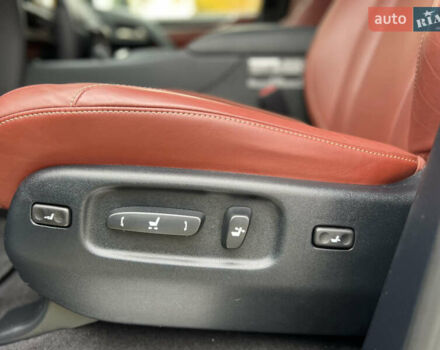 Белый Лексус ЛХ, объемом двигателя 4.46 л и пробегом 60 тыс. км за 85000 $, фото 9 на Automoto.ua