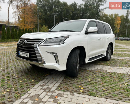 Белый Лексус ЛХ, объемом двигателя 4.46 л и пробегом 60 тыс. км за 85000 $, фото 1 на Automoto.ua