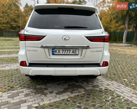 Белый Лексус ЛХ, объемом двигателя 4.46 л и пробегом 60 тыс. км за 85000 $, фото 4 на Automoto.ua