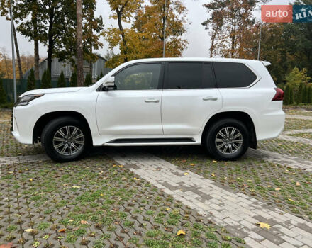 Белый Лексус ЛХ, объемом двигателя 4.46 л и пробегом 60 тыс. км за 85000 $, фото 2 на Automoto.ua