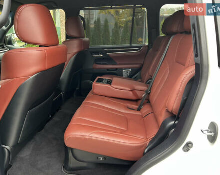 Белый Лексус ЛХ, объемом двигателя 4.46 л и пробегом 60 тыс. км за 85000 $, фото 23 на Automoto.ua