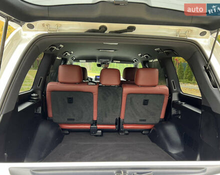 Белый Лексус ЛХ, объемом двигателя 4.46 л и пробегом 60 тыс. км за 85000 $, фото 27 на Automoto.ua