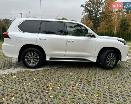 Белый Лексус ЛХ, объемом двигателя 4.46 л и пробегом 60 тыс. км за 85000 $, фото 6 на Automoto.ua