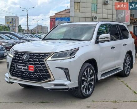 Белый Лексус ЛХ, объемом двигателя 5.7 л и пробегом 5 тыс. км за 110790 $, фото 1 на Automoto.ua