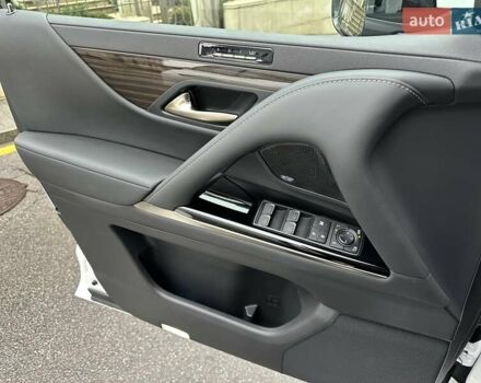 Белый Лексус ЛХ, объемом двигателя 3.35 л и пробегом 12 тыс. км за 120500 $, фото 35 на Automoto.ua