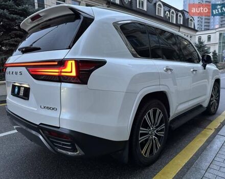 Белый Лексус ЛХ, объемом двигателя 3.45 л и пробегом 20 тыс. км за 127500 $, фото 104 на Automoto.ua