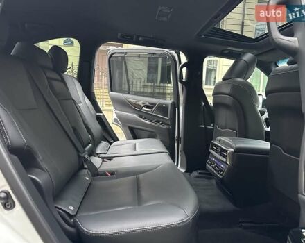 Белый Лексус ЛХ, объемом двигателя 3.35 л и пробегом 12 тыс. км за 120500 $, фото 85 на Automoto.ua