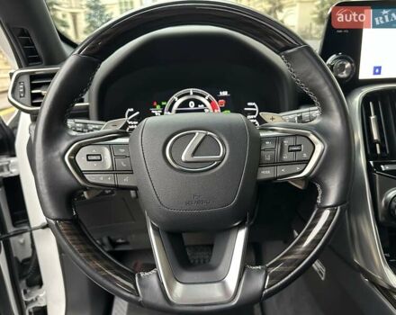 Белый Лексус ЛХ, объемом двигателя 3.35 л и пробегом 12 тыс. км за 120500 $, фото 42 на Automoto.ua