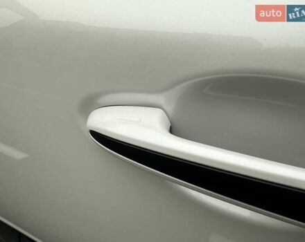 Белый Лексус ЛХ, объемом двигателя 3.35 л и пробегом 12 тыс. км за 120500 $, фото 28 на Automoto.ua