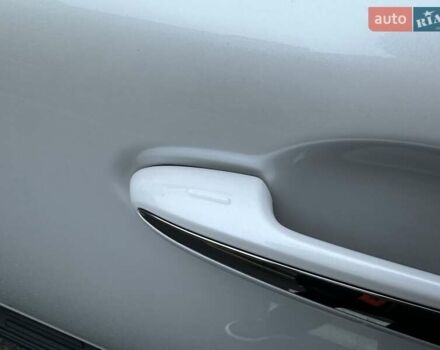 Белый Лексус ЛХ, объемом двигателя 3.45 л и пробегом 20 тыс. км за 127500 $, фото 22 на Automoto.ua