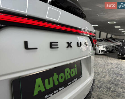 Белый Лексус ЛХ, объемом двигателя 3.35 л и пробегом 50 тыс. км за 114900 $, фото 6 на Automoto.ua