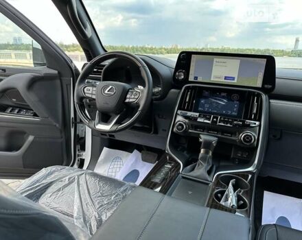Белый Лексус ЛХ, объемом двигателя 3.45 л и пробегом 1 тыс. км за 124999 $, фото 110 на Automoto.ua
