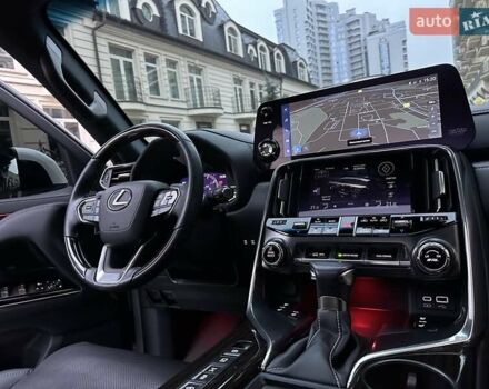 Белый Лексус ЛХ, объемом двигателя 3.45 л и пробегом 20 тыс. км за 127500 $, фото 62 на Automoto.ua