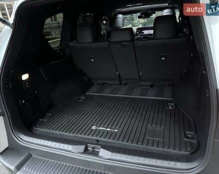 Белый Лексус ЛХ, объемом двигателя 3.45 л и пробегом 20 тыс. км за 127500 $, фото 79 на Automoto.ua