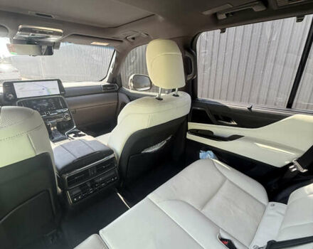 Белый Лексус ЛХ, объемом двигателя 3.35 л и пробегом 44 тыс. км за 115000 $, фото 3 на Automoto.ua