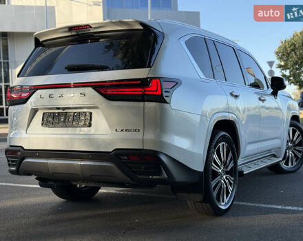 Лексус ЛХ 2022 у Києві на Automoto.ua Білий Лексус ЛХ, об'ємом двигуна 3.5 л та пробігом 33 тис. км за 113500 $, фото 10 на Automoto.ua