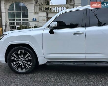 Белый Лексус ЛХ, объемом двигателя 3.45 л и пробегом 20 тыс. км за 127500 $, фото 17 на Automoto.ua