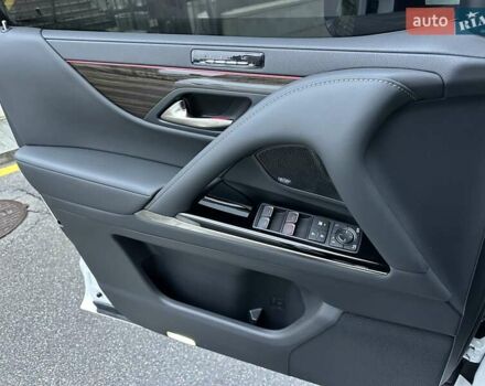 Белый Лексус ЛХ, объемом двигателя 3.45 л и пробегом 20 тыс. км за 127500 $, фото 33 на Automoto.ua