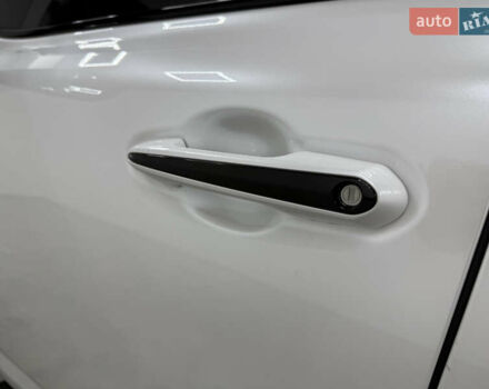 Белый Лексус ЛХ, объемом двигателя 3.35 л и пробегом 50 тыс. км за 114900 $, фото 30 на Automoto.ua