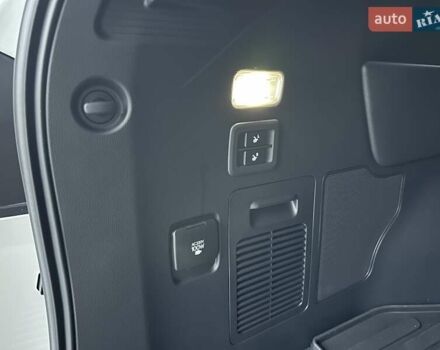 Белый Лексус ЛХ, объемом двигателя 3.45 л и пробегом 20 тыс. км за 127500 $, фото 80 на Automoto.ua