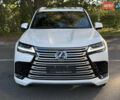 Лексус ЛХ 2022 у Києві на Automoto.ua Білий Лексус ЛХ, об'ємом двигуна 3.5 л та пробігом 33 тис. км за 113500 $, фото 5 на Automoto.ua