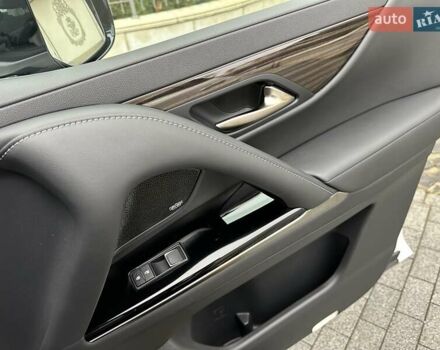 Белый Лексус ЛХ, объемом двигателя 3.35 л и пробегом 12 тыс. км за 120500 $, фото 72 на Automoto.ua