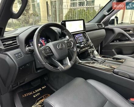 Белый Лексус ЛХ, объемом двигателя 3.35 л и пробегом 12 тыс. км за 120500 $, фото 33 на Automoto.ua