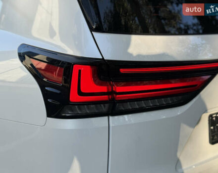 Лексус ЛХ 2022 у Києві на Automoto.ua Білий Лексус ЛХ, об'ємом двигуна 3.5 л та пробігом 33 тис. км за 113500 $, фото 15 на Automoto.ua